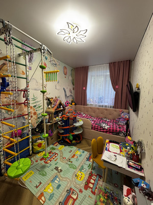 Продам трехкомнатную (3-комн.) квартиру, Вагоностроителей пр-кт, 30, Нижний Тагил г