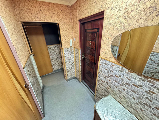 Продам двухкомнатную (2-комн.) квартиру, Лазо ул, 19к3, Комсомольск-на-Амуре г