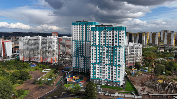 Продам трехкомнатную (3-комн.) квартиру, Лесопарковая ул, 43, Красноярск г