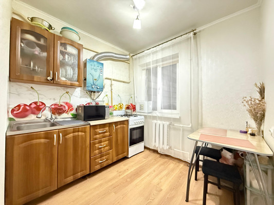 Продам двухкомнатную (2-комн.) квартиру, Коллонтай ул, 2, Нальчик г