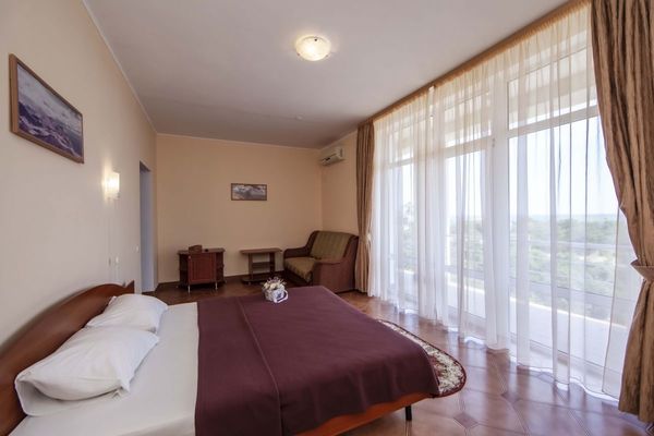 Продам гостиницу 4 500 м2, Морская ул, 3, Коктебель пгт