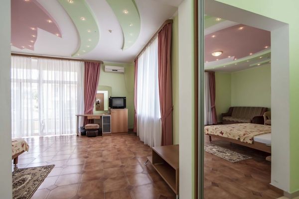 Продам гостиницу 4 500 м2, Морская ул, 3, Коктебель пгт