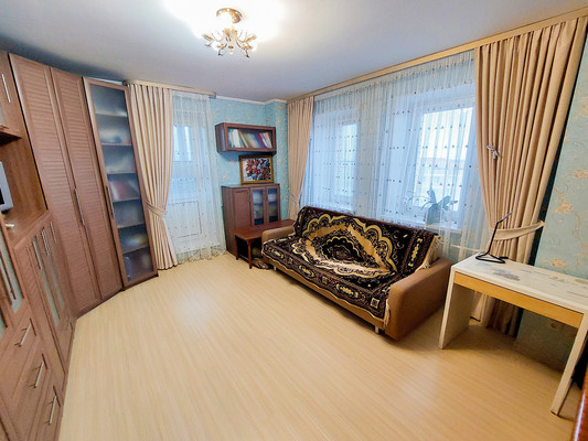 Продам трехкомнатную (3-комн.) квартиру, Западная ул, 44к1, Ям с