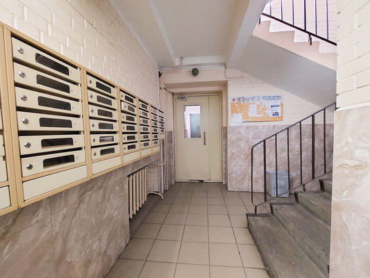 Продам трехкомнатную (3-комн.) квартиру, Западная ул, 44к1, Ям с