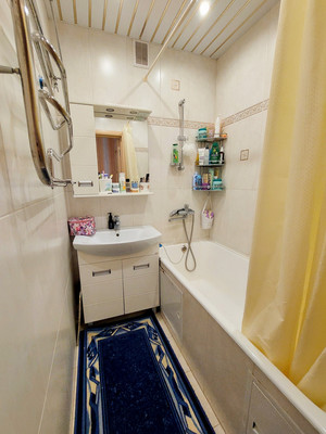 Продам трехкомнатную (3-комн.) квартиру, Западная ул, 44к1, Ям с