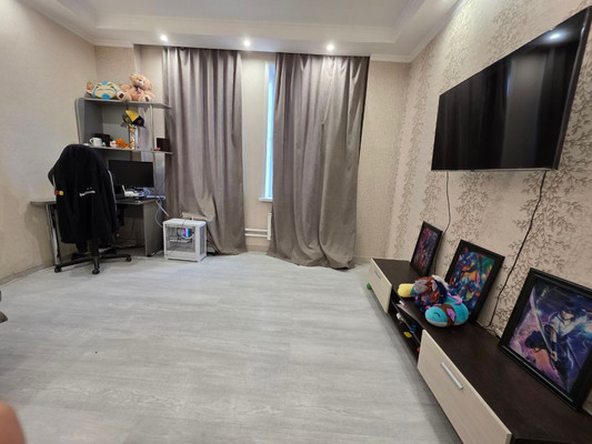 Продам однокомнатную (1-комн.) квартиру, Защитников Москвы пр-кт, 7к2, Москва г