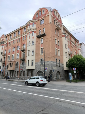 Продам трехкомнатную (3-комн.) квартиру, Каменноостровский пр-кт, 67, Санкт-Петербург г