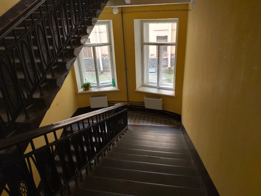Продам трехкомнатную (3-комн.) квартиру, Каменноостровский пр-кт, 67, Санкт-Петербург г