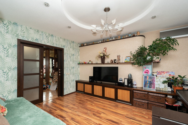 Продам двухкомнатную (2-комн.) квартиру, Байкальская ул, 202к2, Иркутск г