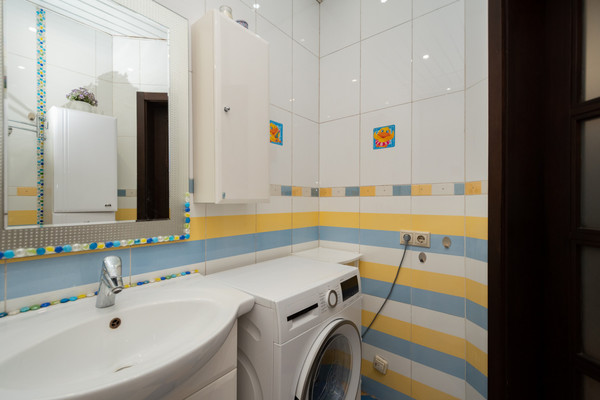 Продам двухкомнатную (2-комн.) квартиру, Байкальская ул, 202к2, Иркутск г