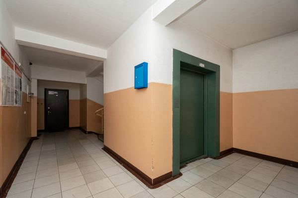 Продам двухкомнатную (2-комн.) квартиру, Байкальская ул, 202к2, Иркутск г