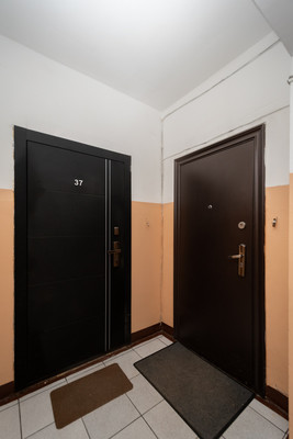 Продам двухкомнатную (2-комн.) квартиру, Байкальская ул, 202к2, Иркутск г