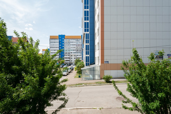 Продам двухкомнатную (2-комн.) квартиру, Байкальская ул, 202к2, Иркутск г