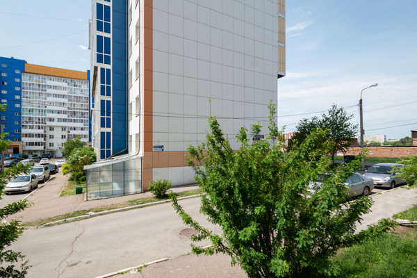 Продам двухкомнатную (2-комн.) квартиру, Байкальская ул, 202к2, Иркутск г