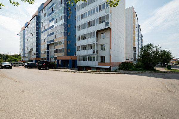 Продам двухкомнатную (2-комн.) квартиру, Байкальская ул, 202к2, Иркутск г