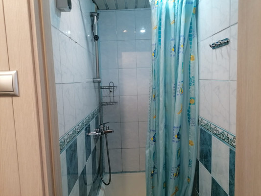 Продам комнату в 11-комн. квартире, Бухарестская ул, 128к2, Санкт-Петербург г
