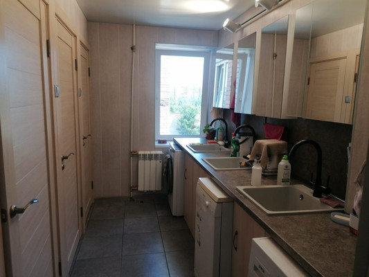 Продам комнату в 11-комн. квартире, Бухарестская ул, 128к2, Санкт-Петербург г