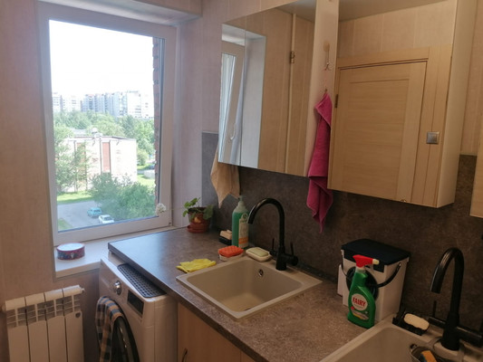 Продам комнату в 11-комн. квартире, Бухарестская ул, 128к2, Санкт-Петербург г