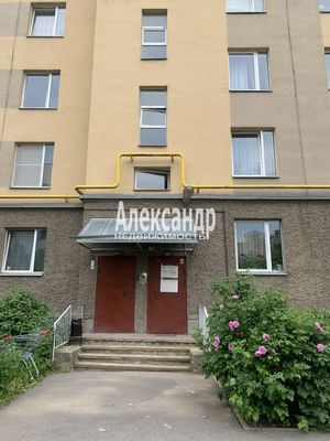 Продам двухкомнатную (2-комн.) квартиру, Пушкинская ул, 27, Шушары п