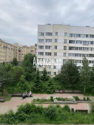 Продам двухкомнатную (2-комн.) квартиру, Пушкинская ул, 27, Шушары п