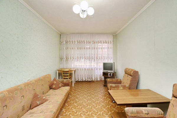 Продам двухкомнатную (2-комн.) квартиру, Врубовая ул, 2/4, Ростов-на-Дону г