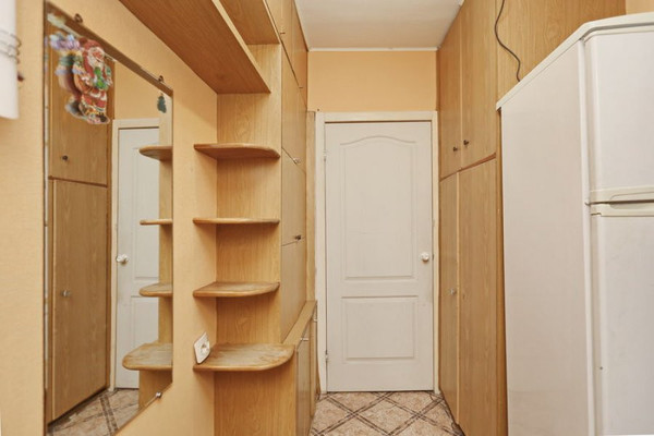 Продам двухкомнатную (2-комн.) квартиру, Врубовая ул, 2/4, Ростов-на-Дону г