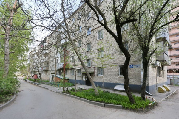 Продам двухкомнатную (2-комн.) квартиру, Врубовая ул, 2/4, Ростов-на-Дону г