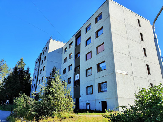 Продам трехкомнатную (3-комн.) квартиру, Ленина ул, 6, Костомукша г