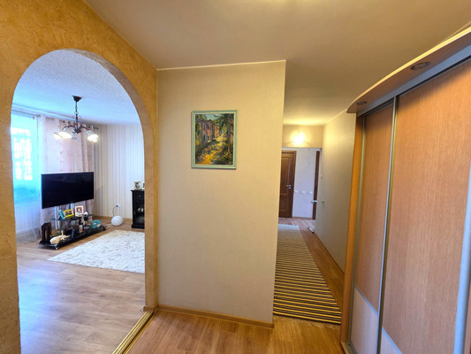 Продам трехкомнатную (3-комн.) квартиру, Ленина ул, 14А, Костомукша г