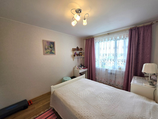 Продам трехкомнатную (3-комн.) квартиру, Ленина ул, 14А, Костомукша г