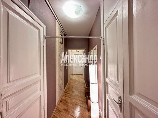 Продам трехкомнатную (3-комн.) квартиру, Конная ул, 5/3, Санкт-Петербург г