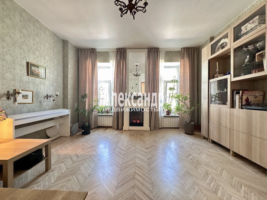 Продам трехкомнатную (3-комн.) квартиру, Конная ул, 5/3, Санкт-Петербург г