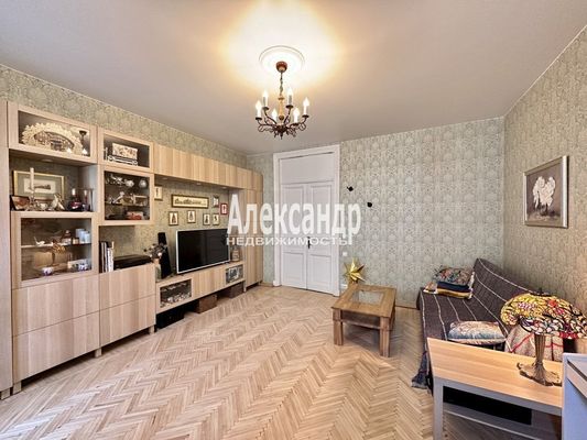 Продам трехкомнатную (3-комн.) квартиру, Конная ул, 5/3, Санкт-Петербург г