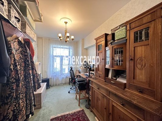 Продам трехкомнатную (3-комн.) квартиру, Конная ул, 5/3, Санкт-Петербург г