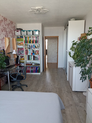 Продам трехкомнатную (3-комн.) квартиру, Савушкина ул, 140, Санкт-Петербург г