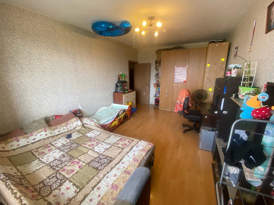 Продам трехкомнатную (3-комн.) квартиру, Братеевская ул, 21к2, Москва г