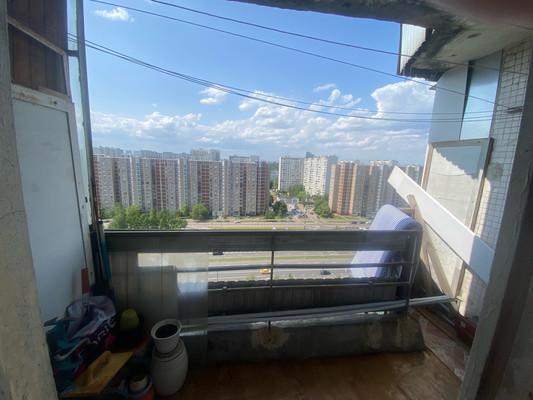 Продам трехкомнатную (3-комн.) квартиру, Братеевская ул, 21к2, Москва г