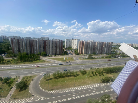 Продам трехкомнатную (3-комн.) квартиру, Братеевская ул, 21к2, Москва г
