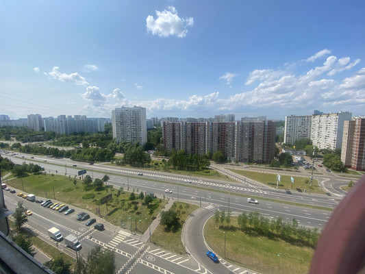 Продам трехкомнатную (3-комн.) квартиру, Братеевская ул, 21к2, Москва г