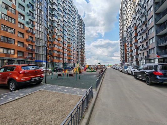 Продам двухкомнатную (2-комн.) квартиру, Командорская ул, 15к1, Краснодар г