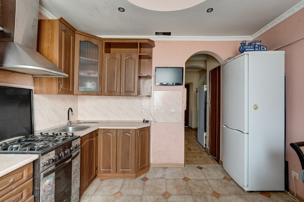 Продам трехкомнатную (3-комн.) квартиру, Энергетическая ул, 3, Москва г
