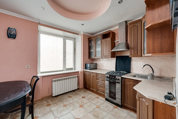 Продам трехкомнатную (3-комн.) квартиру, Энергетическая ул, 3, Москва г