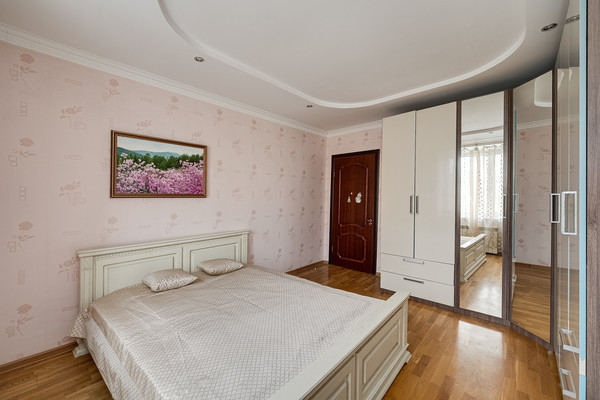 Продам трехкомнатную (3-комн.) квартиру, Энергетическая ул, 3, Москва г