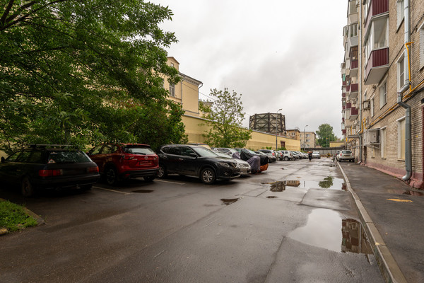 Продам трехкомнатную (3-комн.) квартиру, Энергетическая ул, 3, Москва г