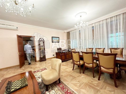 Продам коммерческое помещение 166,3 м2, Сивцев Вражек пер, 14, Москва г