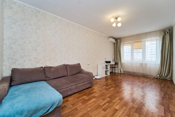 Продам двухкомнатную (2-комн.) квартиру, им. писателя Знаменского пр-кт, 16, Краснодар г