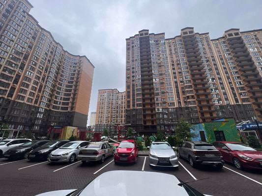 Продам двухкомнатную (2-комн.) квартиру, им. Григория Булгакова ул, 16, Краснодар г