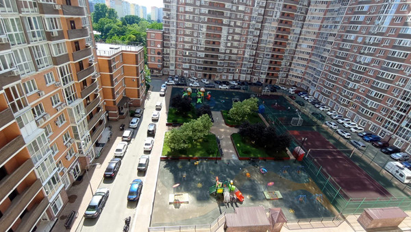 Продам двухкомнатную (2-комн.) квартиру, Российская ул, 79/3к2, Краснодар г