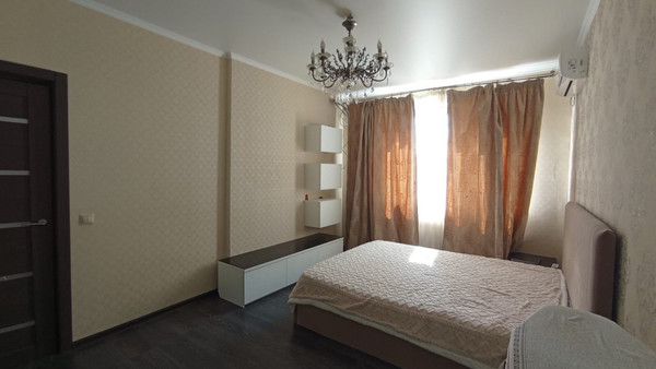 Продам двухкомнатную (2-комн.) квартиру, Российская ул, 79/3к2, Краснодар г