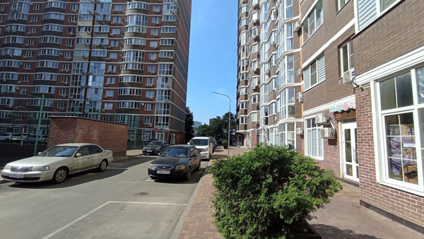 Продам двухкомнатную (2-комн.) квартиру, Российская ул, 79/3к2, Краснодар г